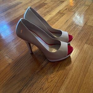 Women’s heels size 8.5